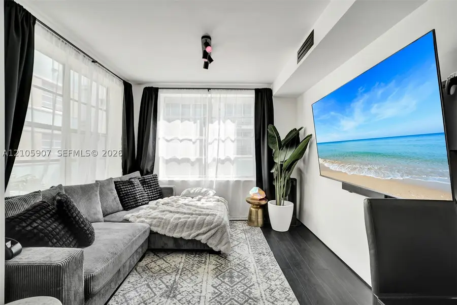 1460 Ocean Dr #308, Miami Beach, FL 33139 - #3
