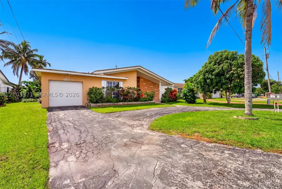 6604 Coconut Dr, Miramar, FL 33023 - #3