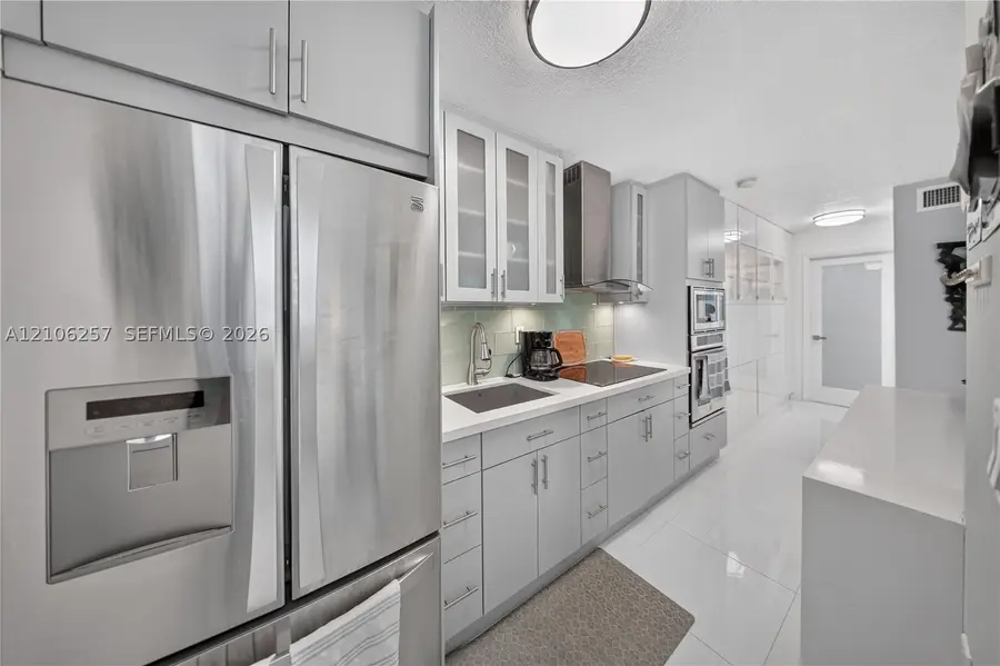 335 Collins #203, Miami Beach, FL 33139 - #2