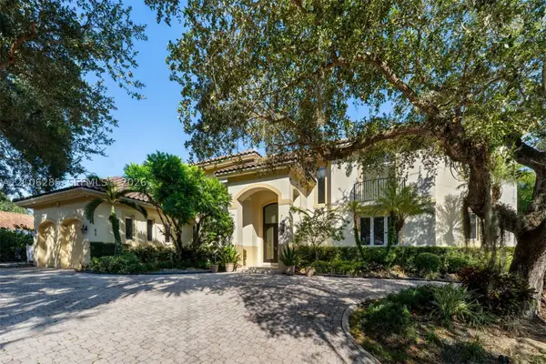 673 Destacada Cir, Coral Gables, FL 33156