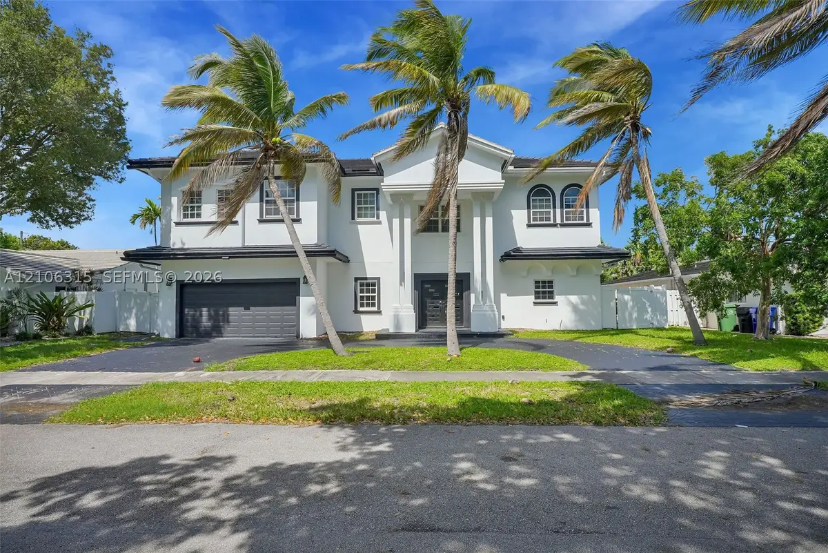 2319 NE 35th Dr, Fort Lauderdale, FL 33308 - #1