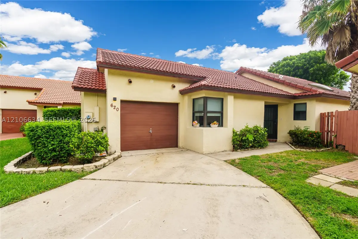 620 SW 113th Ter, Pembroke Pines, FL 33025 - #1
