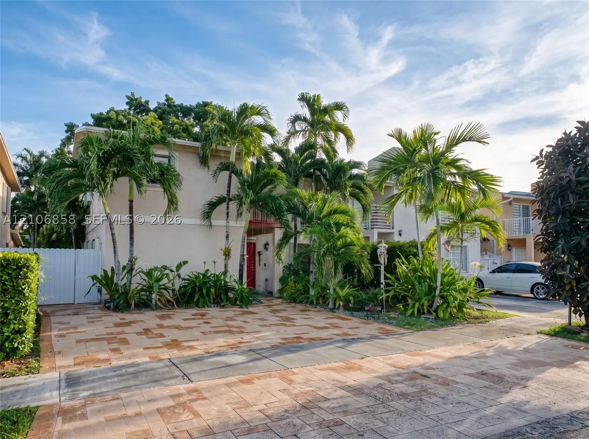 10960 SW 25th St, Miami, FL 33165 - #1