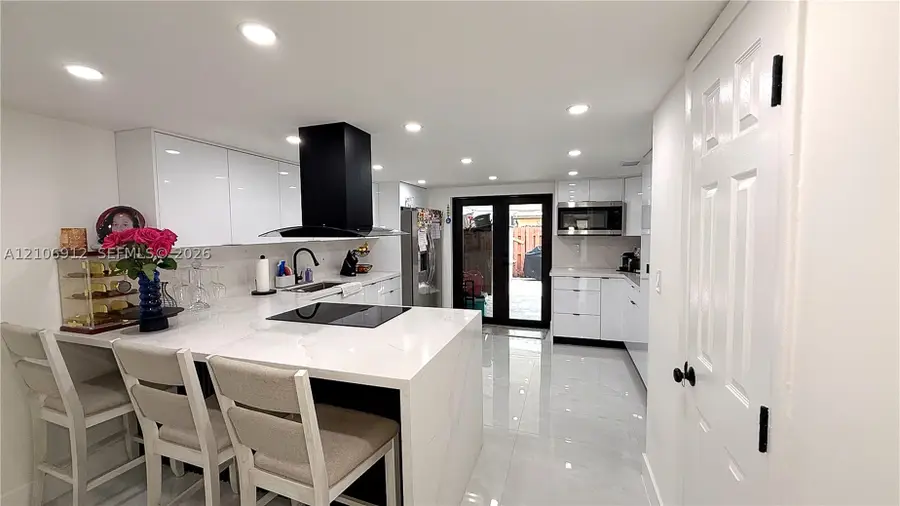 1142 W 42nd St #19, Hialeah, FL 33012 - #3