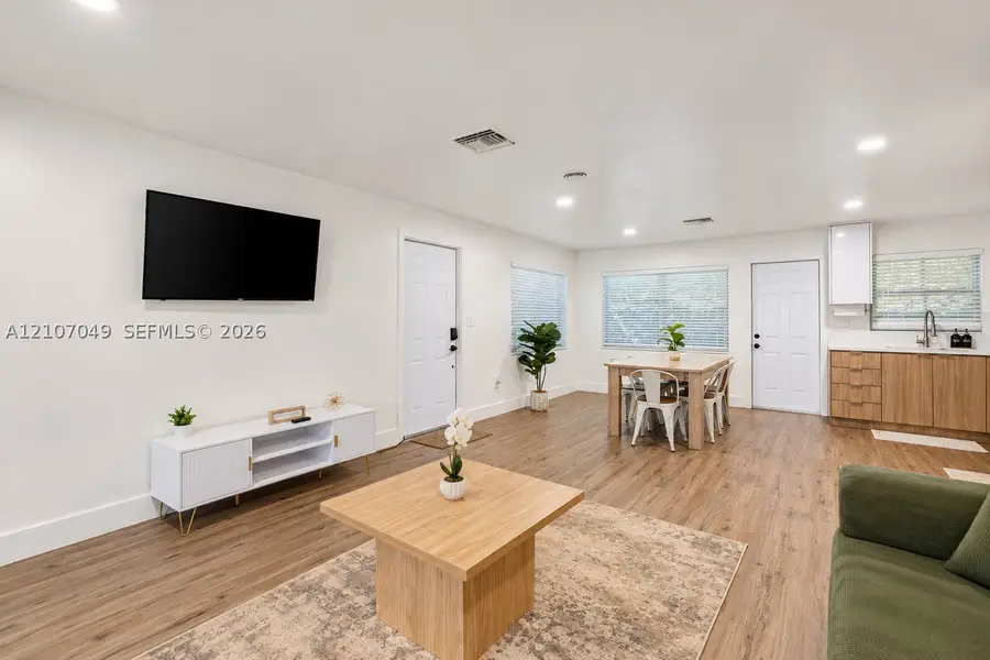 1009 NE 18th St, Fort Lauderdale, FL 33305 - #2