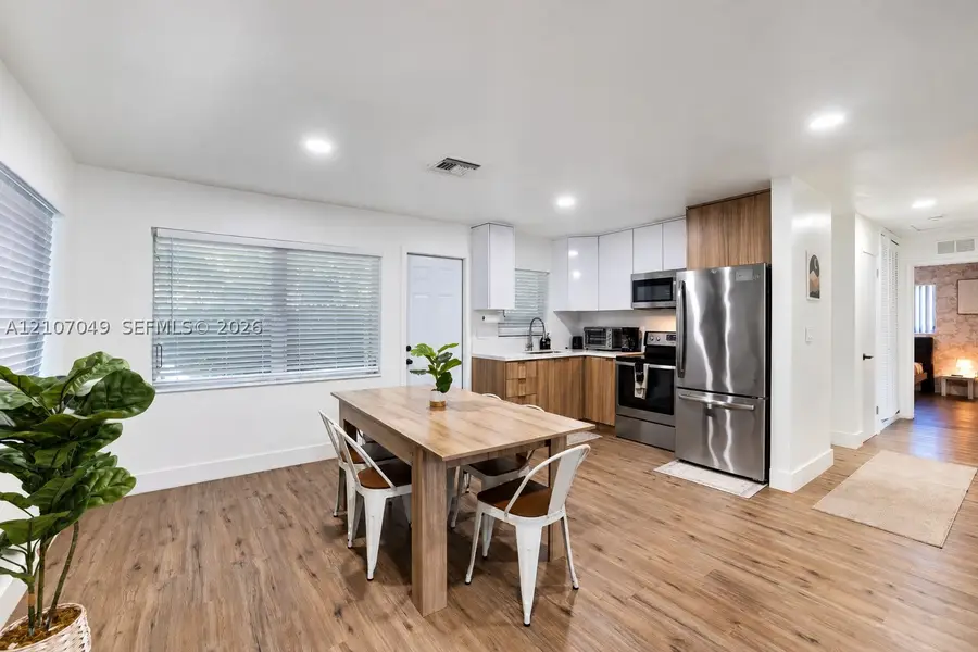 1009 NE 18th St, Fort Lauderdale, FL 33305 - #3