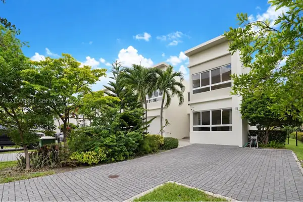 2485 NE 135th St, North Miami, FL 33181
