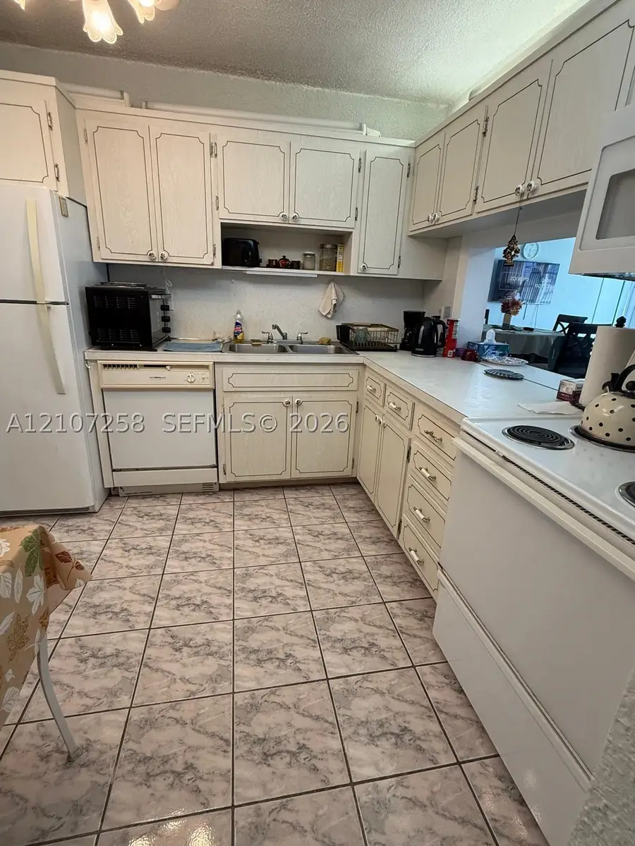 215 SE 3rd Ave #102D, Hallandale Beach, FL 33009 - #2