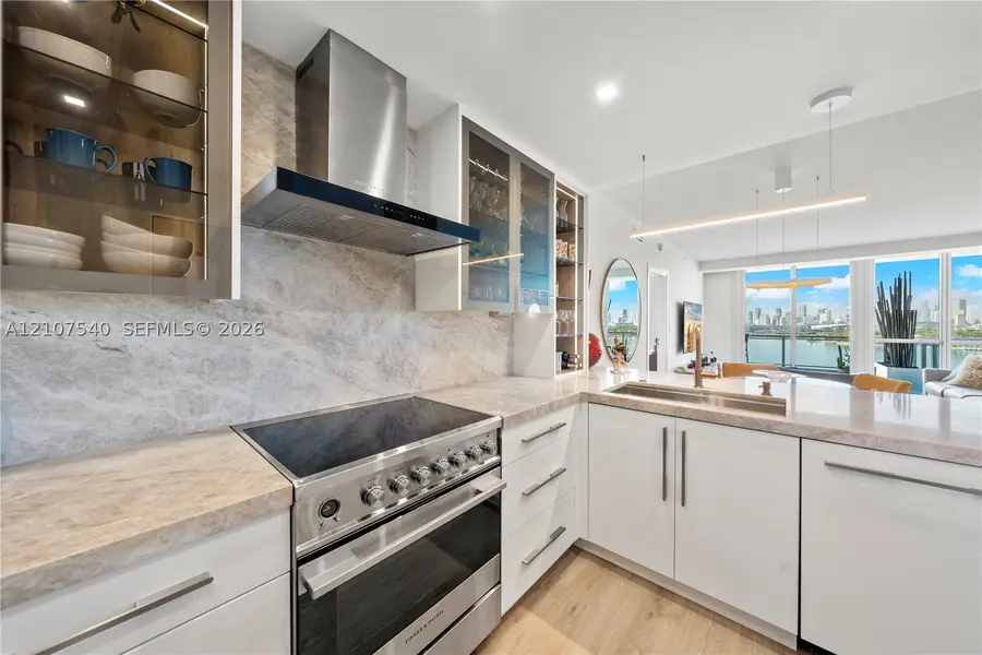 540 West Ave #911, Miami Beach, FL 33139 - #2