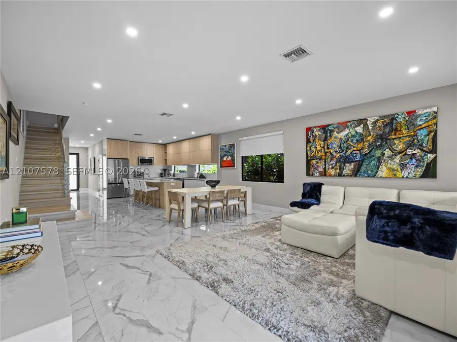 307 SW 10th St, Fort Lauderdale, FL 33315 - #2