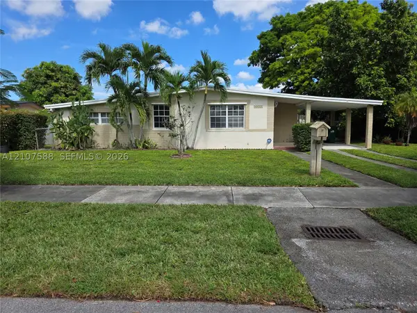 10721 SW 43rd Ln, Miami, FL 33165