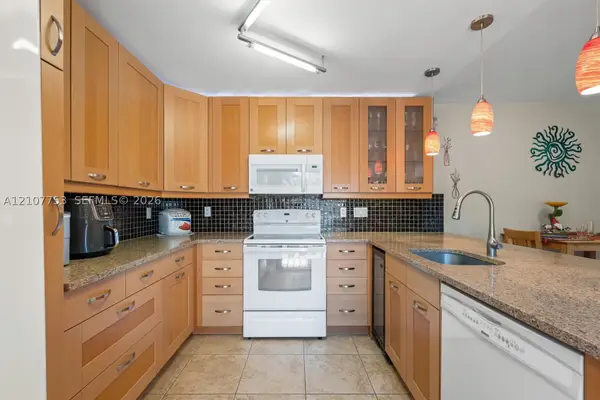 920 SW 118th Ter, Davie, FL 33325
