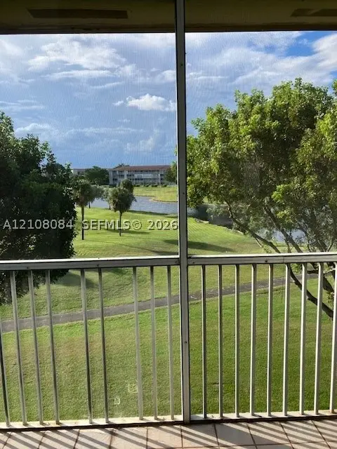 850 SW 133rd Ter #411B, Pembroke Pines, FL 33027
