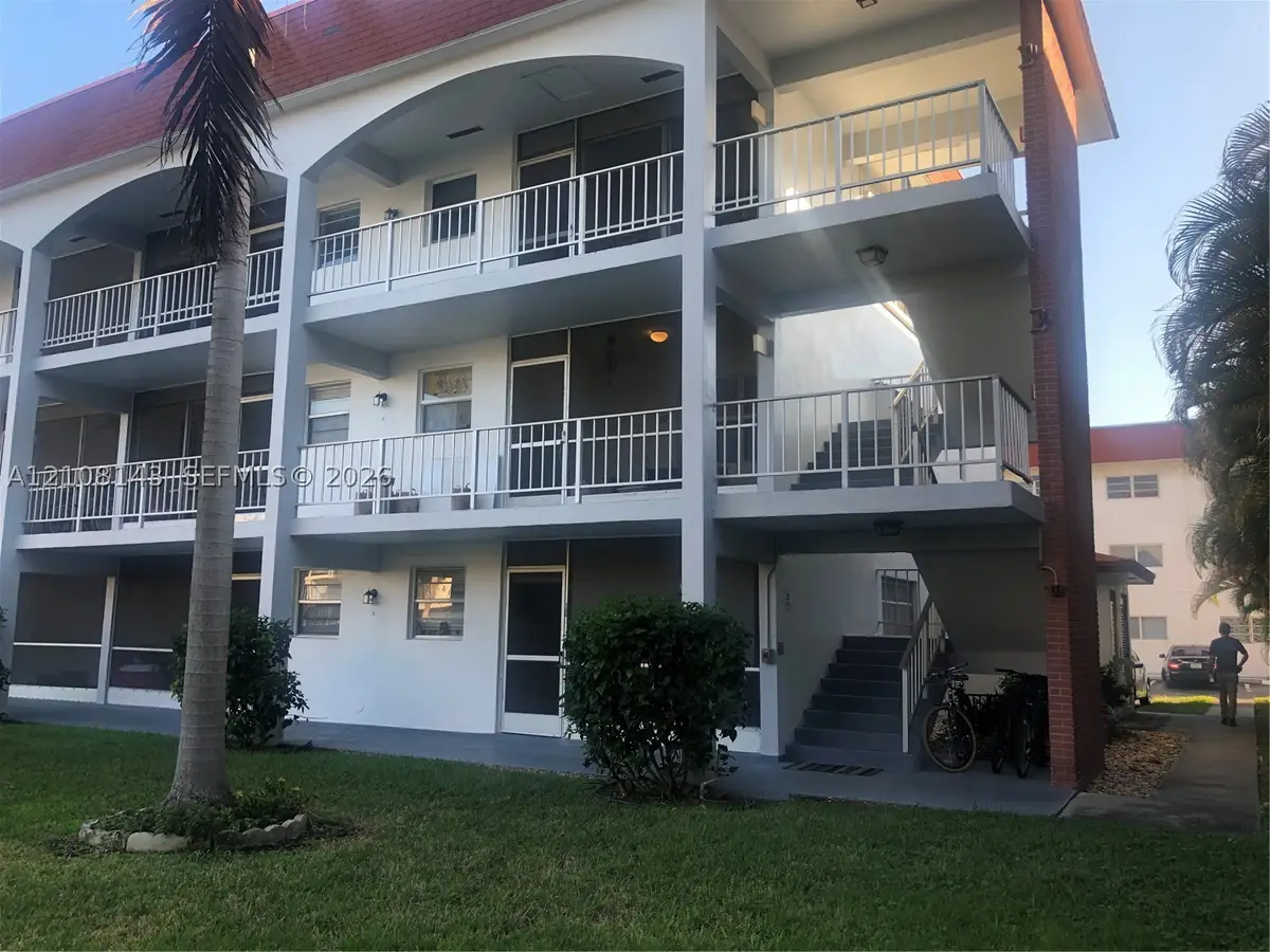 541 Blue Heron Dr #220, Hallandale Beach, FL 33009 - #1