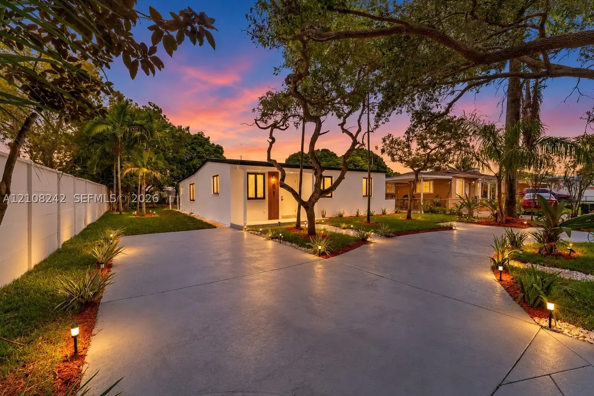 61 E 39th St, Hialeah, FL 33013 - #1