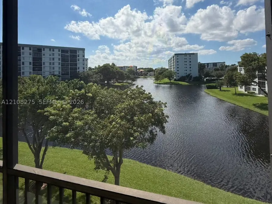 2226 N Cypress Bend Dr #409, Pompano Beach, FL 33069 - #3