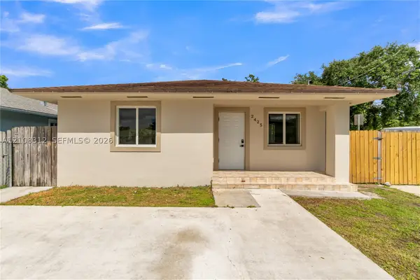 2425 NW 52nd St, Miami, FL 33142