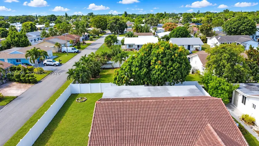 7607 NW 66th Ter, Tamarac, FL 33321 - #2