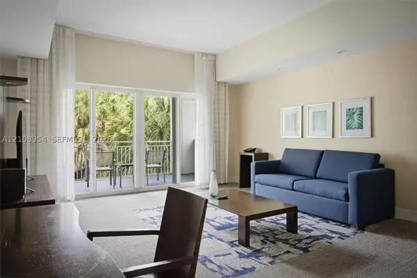 5300 NW 87th Ave #816, Doral, FL 33178