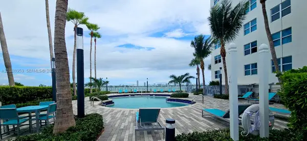 7501 E Treasure Dr #9S, North Bay Village, FL 33141