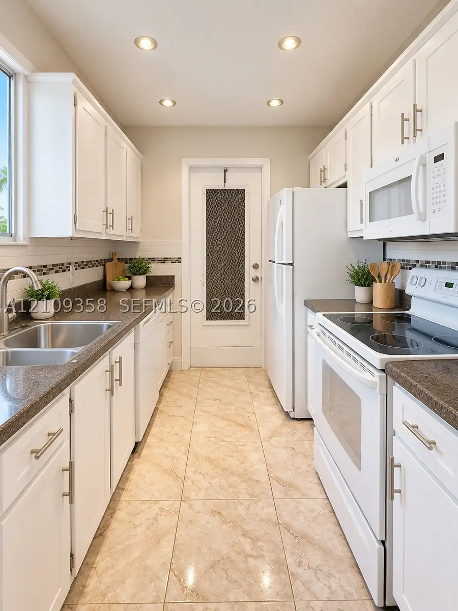 2200 Diana Dr #218, Hallandale Beach, FL 33009 - #3