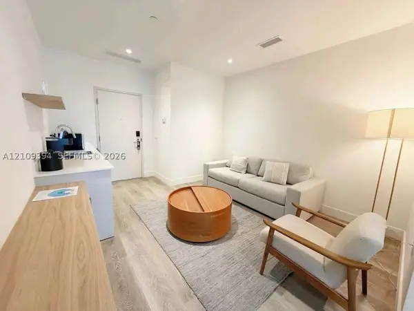 229 SW 9th St #303, Miami, FL 33130
