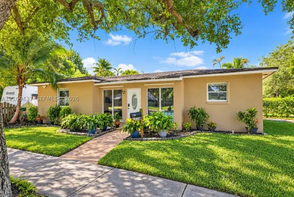 910 S 28th Ave, Hollywood, FL 33020