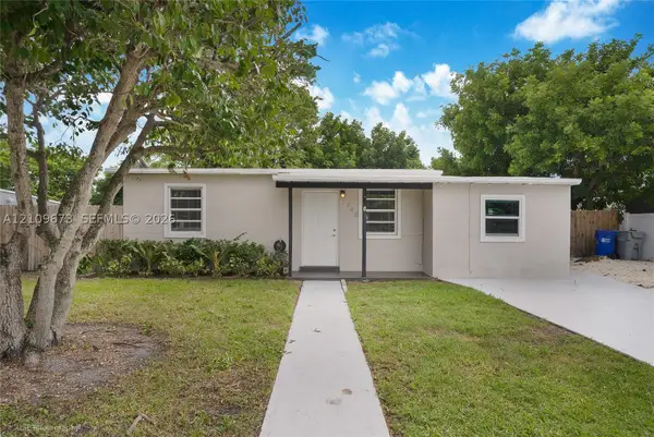 1748 NE 49th St, Pompano Beach, FL 33064