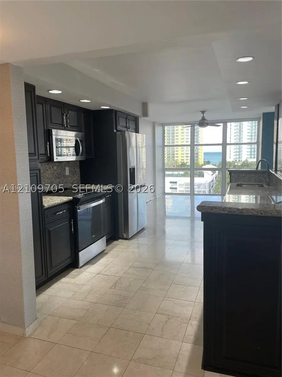 1000 Parkview Dr #920, Hallandale Beach, FL 33009 - #3