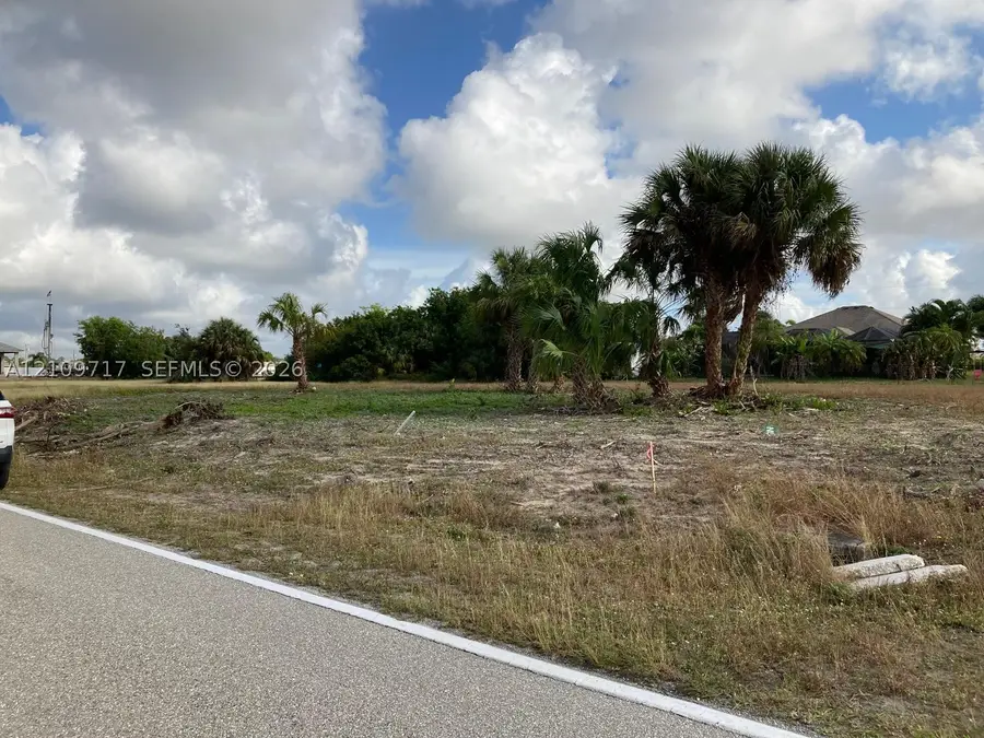 2803 NELSON RD 2803 Nelson Rd, Cape Coral, FL 33993 - #2