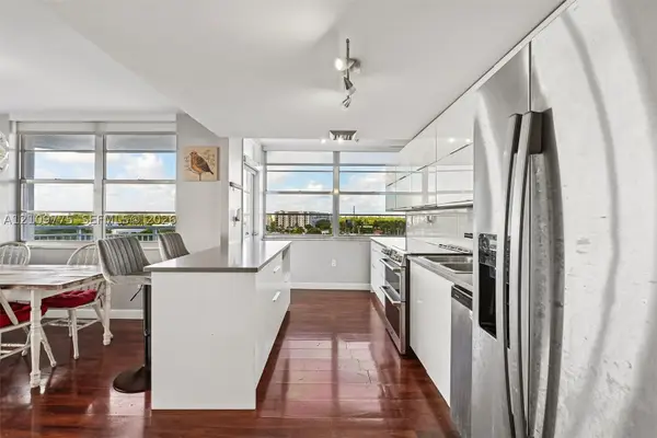 18011 Biscayne Blvd #705, Aventura, FL 33160