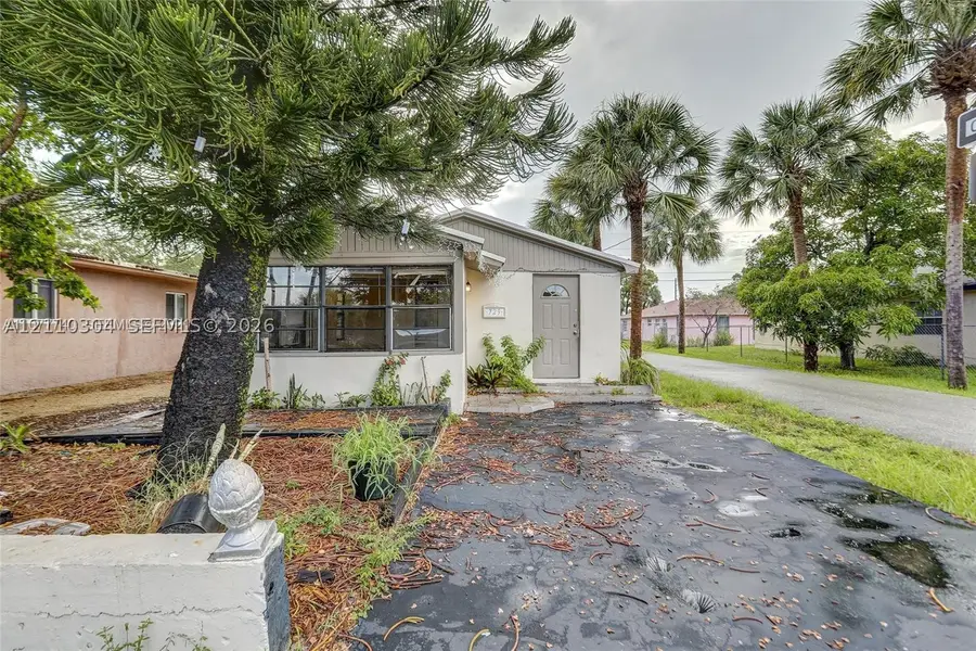 729 NW 19th Ave, Fort Lauderdale, FL 33311 - #2