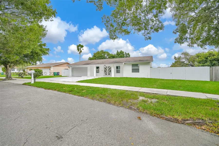 16611 SW 108th Ct, Miami, FL 33157 - #2
