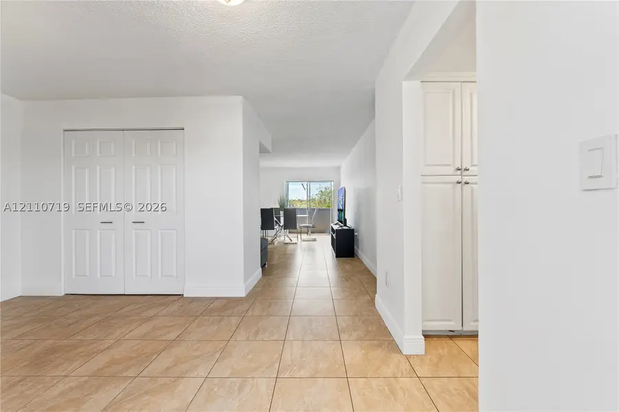 9375 Fontainebleau Blvd #L314, Miami, FL 33172 - #3