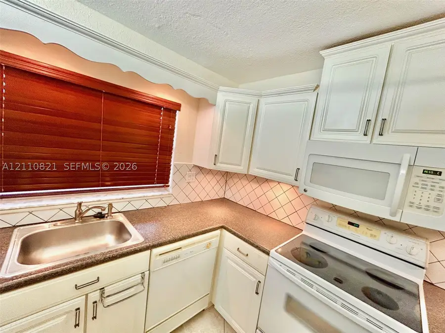 9020 Sunrise Lakes Blvd #303, Sunrise, FL 33322 - #3