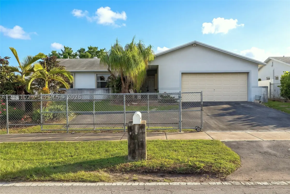 26201 SW 132nd Ave, Homestead, FL 33032 - #1