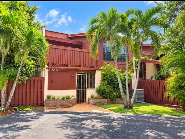 7335 SW 148th Ct, Miami, FL 33193
