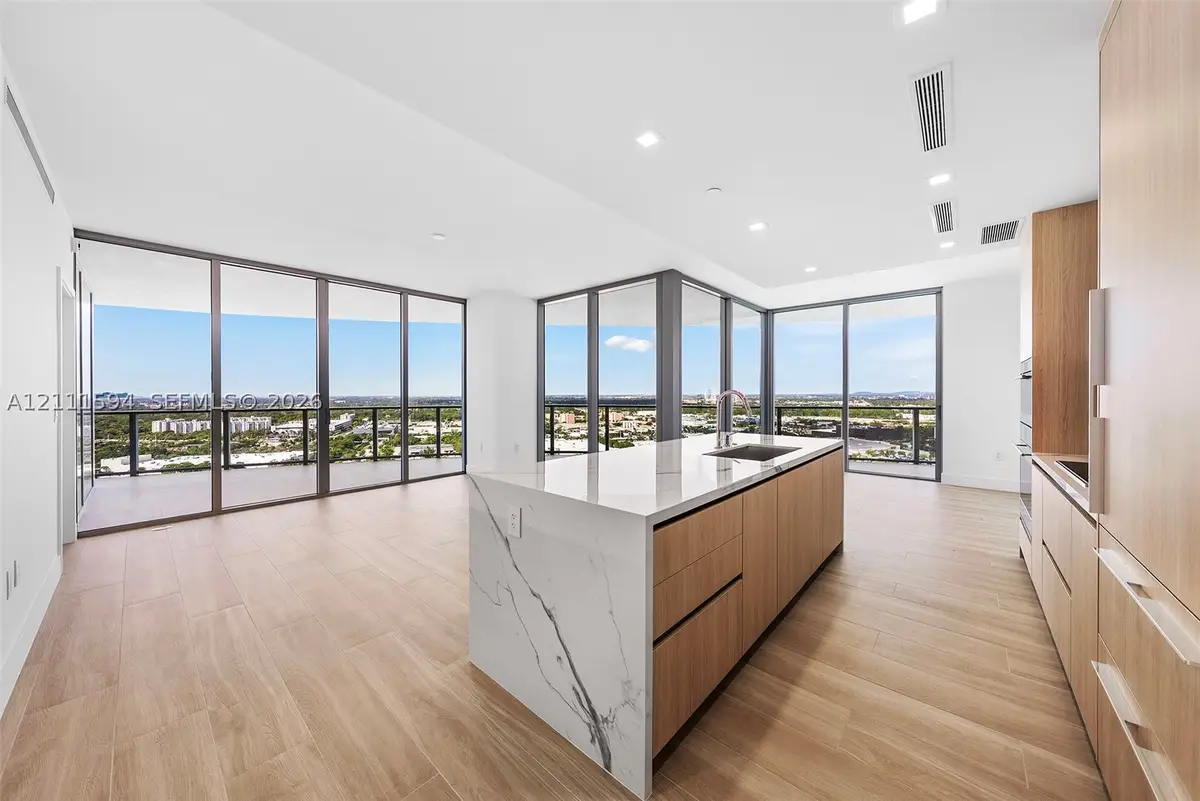 2411 Laguna Cir #2506, North Miami, FL 33181 - #1