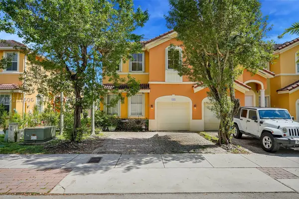 8505 SW 165th Pl, Miami, FL 33193