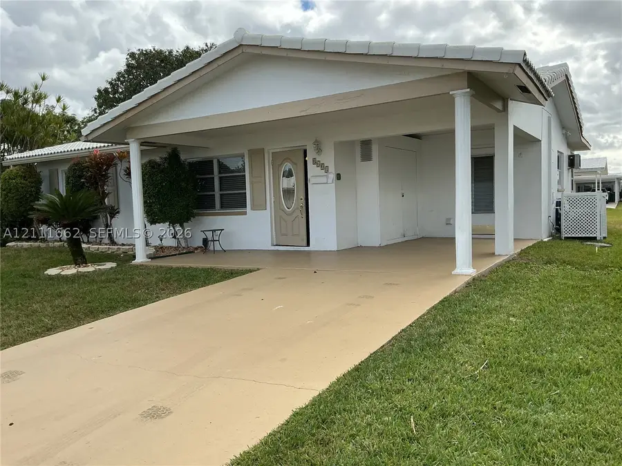 8604 NW 59th Pl, Tamarac, FL 33321 - #2