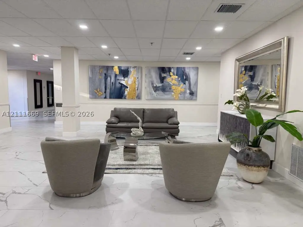 900 NE 195th St #105, Miami, FL 33179 - #1