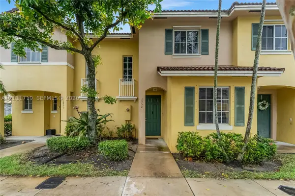 1952 SW 60th Ter, North Lauderdale, FL 33068