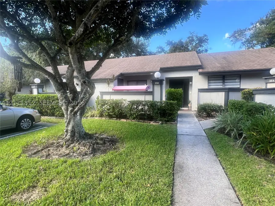 350 Quincy Ct, Royal Palm Beach, FL 33411 - #2