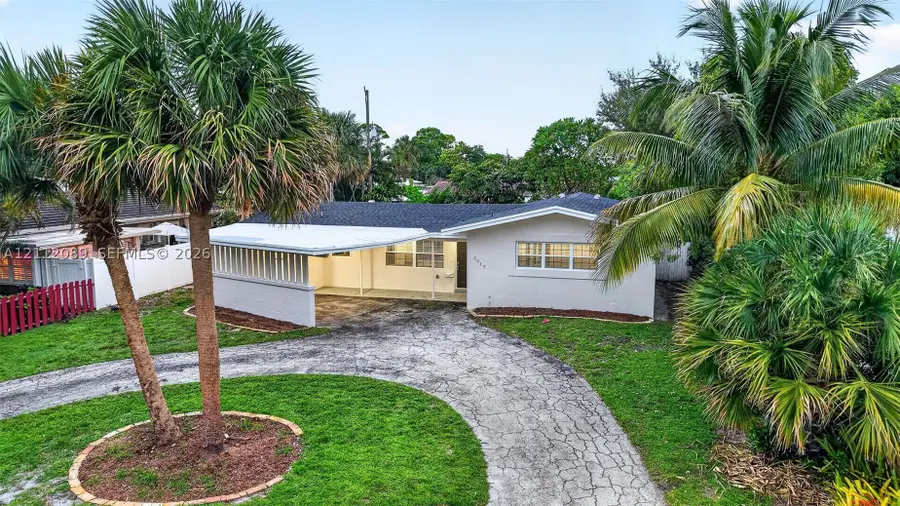 2017 NE 29th Ct, Fort Lauderdale, FL 33306 - #2