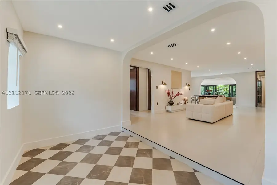 612 Minorca Ave, Coral Gables, FL 33134 - #2