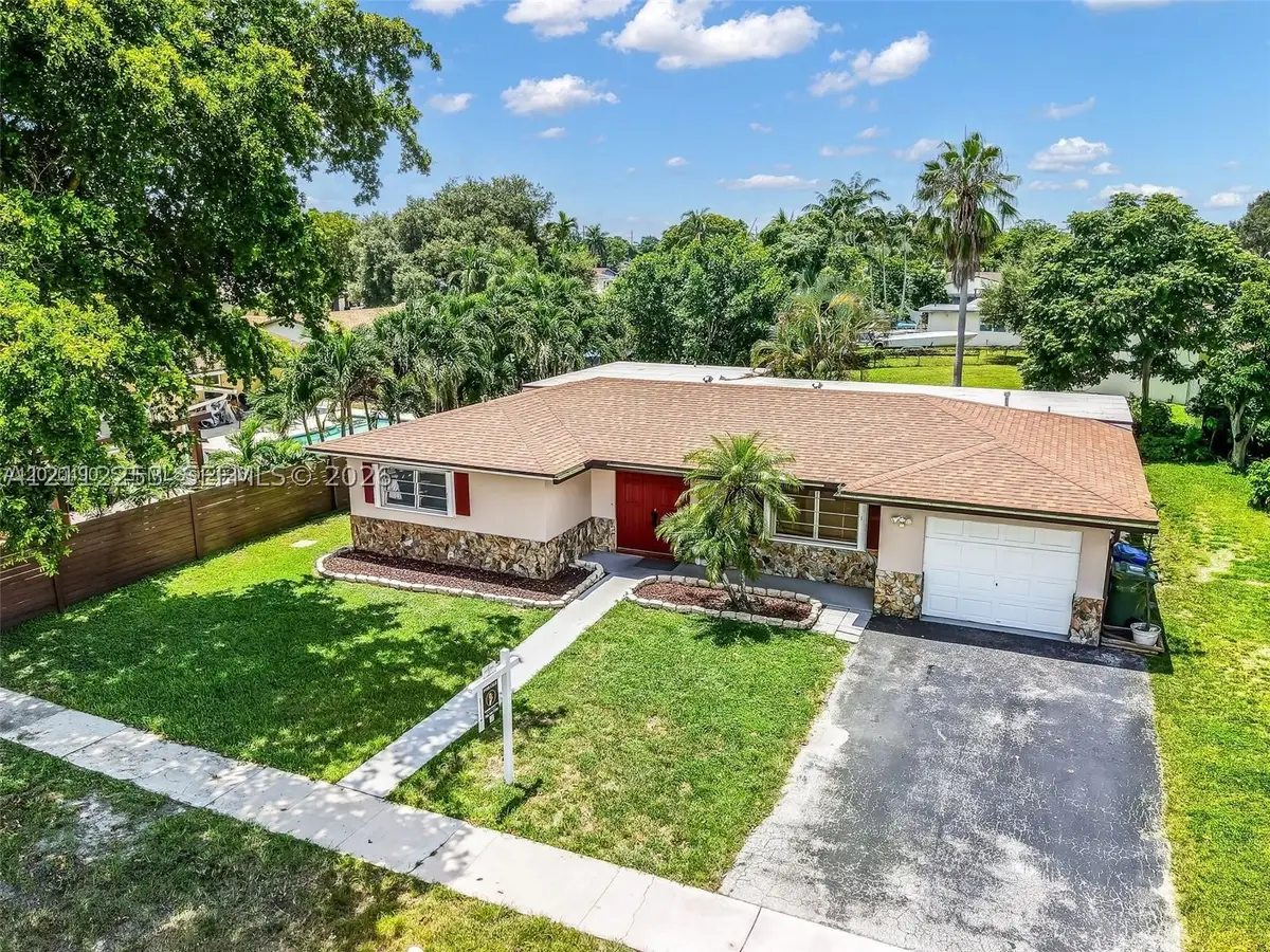 500 NW 96th Ter, Pembroke Pines, FL 33024 - #1