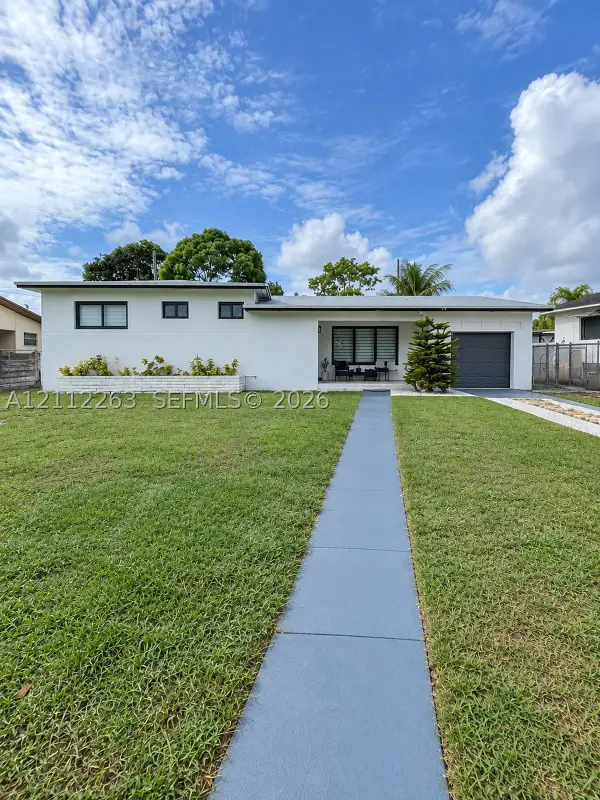 762 NW 188th Dr, Miami Gardens, FL 33169