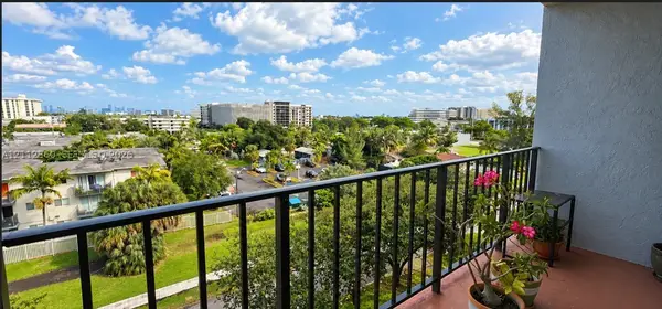12500 NE 15th Ave #608, North Miami, FL 33161