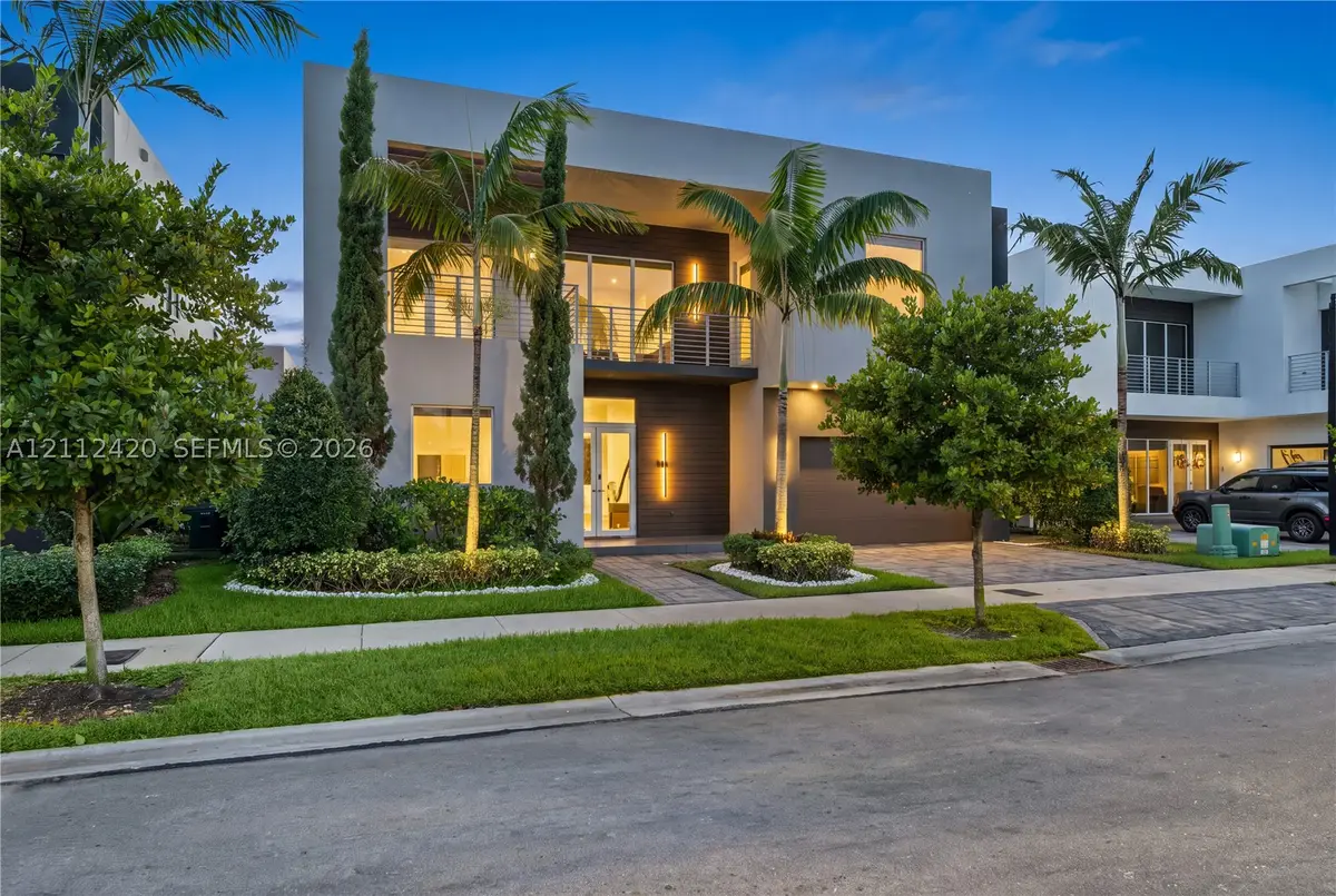 10054 NW 76th Ter, Doral, FL 33178 - #1