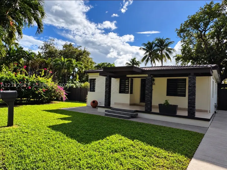2040 NW 14th St, Miami, FL 33125 - #2